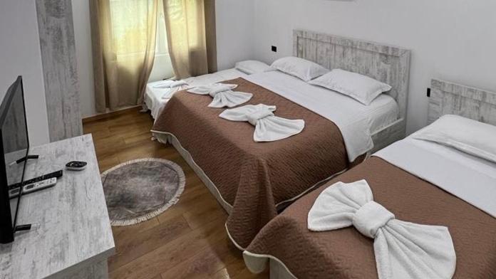 Hotel Lundra à Gramsh Extérieur photo